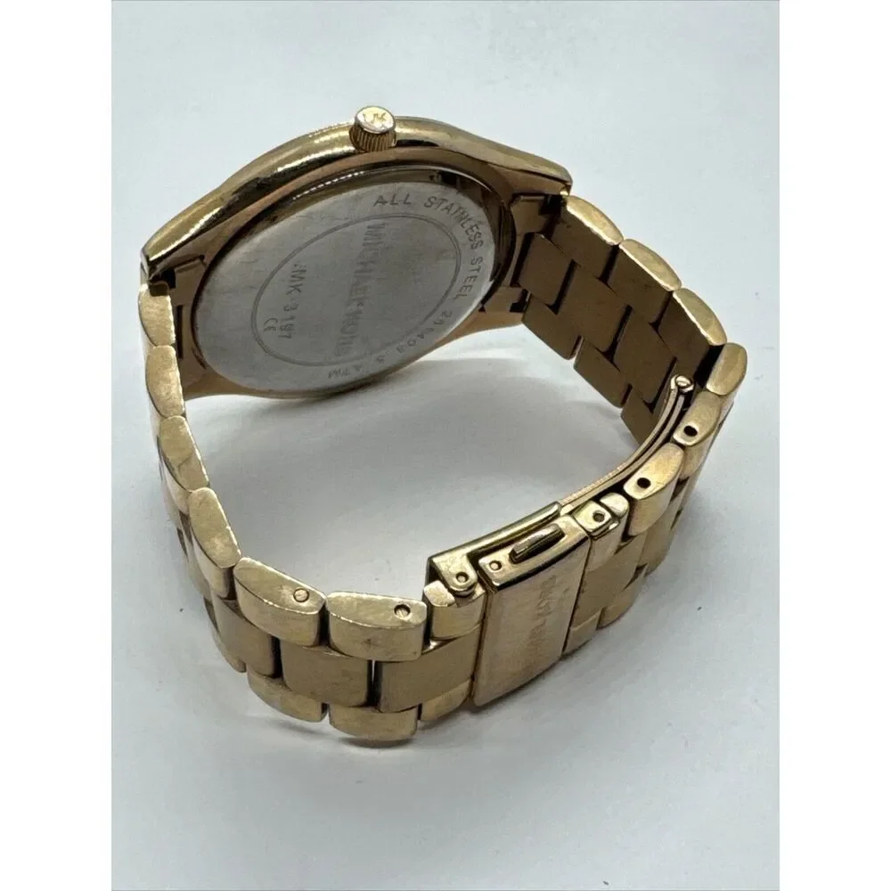 Michael Kors Runway MK3197 Women Rose Gold Analog Dial Quartz Wrist Watch JNA643